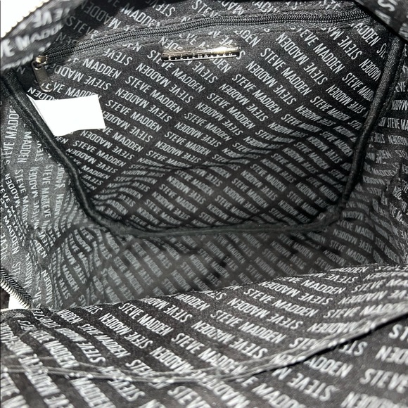 *NWT* Steve Madden Quilted Mini Backpack w/ Detachable Wristlet - Picture 7 of 16